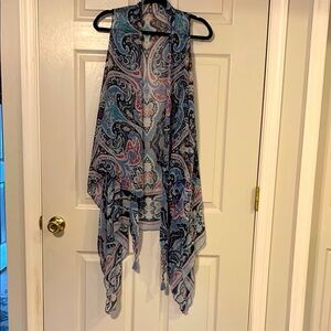 Paisley Patterned Accent Kimono with Tassles
